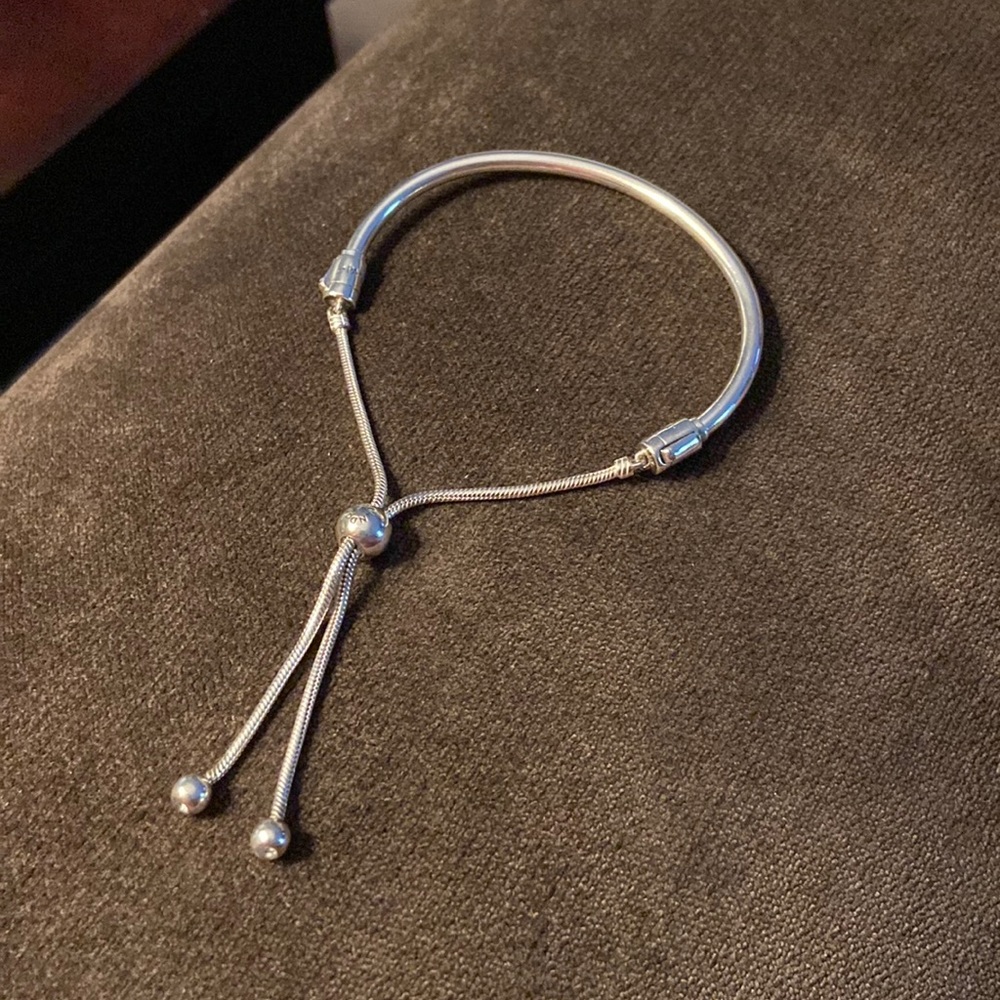 Pandora lariat